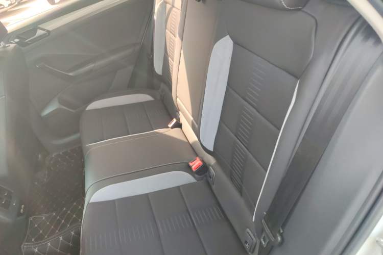 Used Volkswagen T-ROC 2019 230TSI DSG Two-Wheel-Drive Advanced Version China VI Standard
