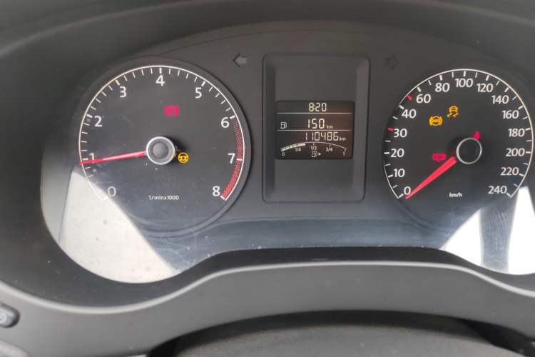 Used Volkswagen Sagitar 2014 1.6L Manual Comfort Model Odometer Close Up