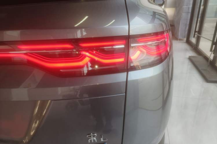 Used BYD Song L DM-i 2025 Intelligent Driving Version 112 km Beyond-Range Type
