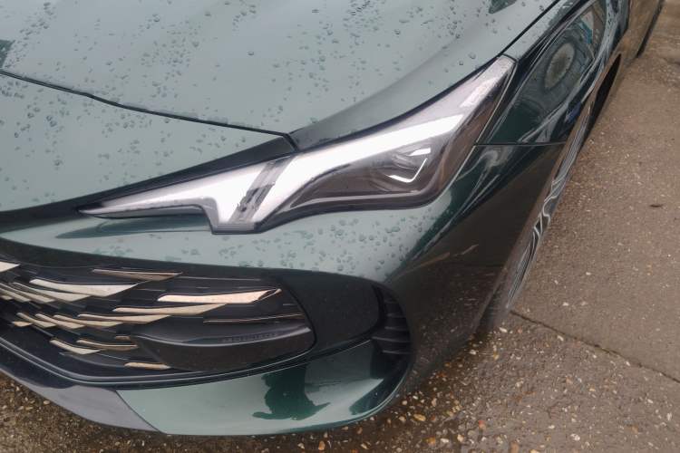 Used MG 7 2023 2.0T Automatic Hunter Luxury Edition
