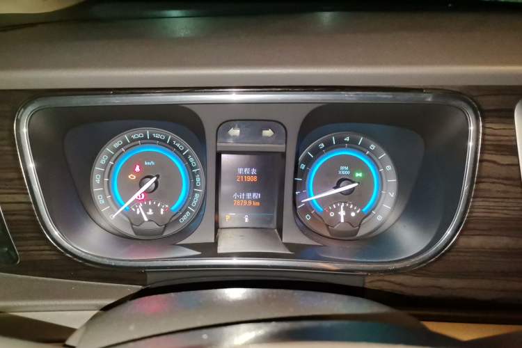 Used Buick GL8 2011 3.0L XT Luxury Business Flagship Edition Instrument Cluster