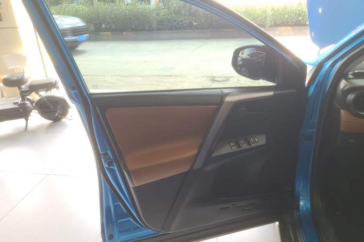 Used Toyota RAV4 2016 2.5L Automatic 4x4 Elite Edition