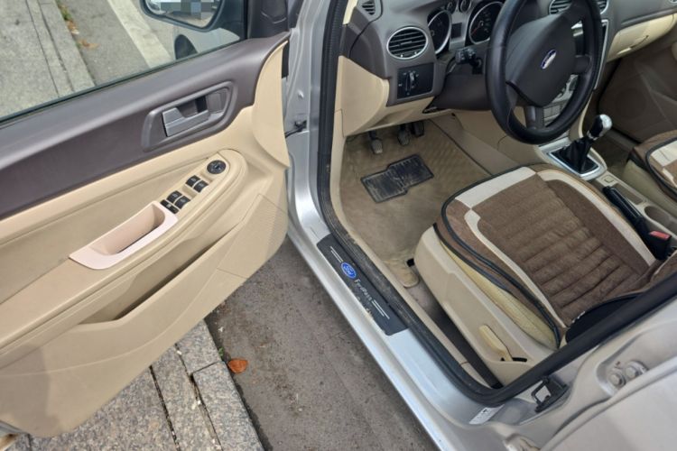 Used Ford Focus 2013 Sedan Classic 1.8L Manual Base Model Driver Seat