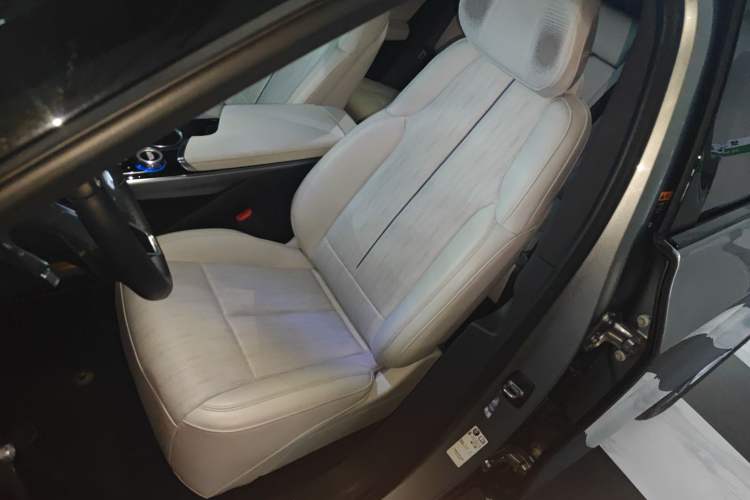 Used Cadillac LYRIQ 2022 Rear-Drive Long-Range Luxury Edition