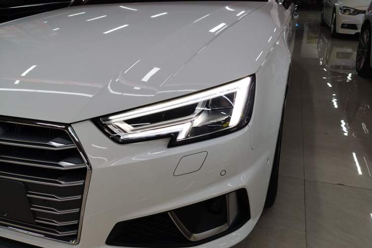 Used Audi A4L 2019 40 TFSI Fashion Edition China VI Emission Standard