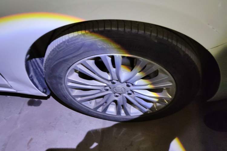 Used Buick GT 2016 15N Automatic Luxury Edition Right Front Wheel Hub