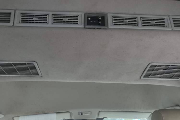 Used Foton Scenic G7 2015 2.0L Commercial & Travel Short Wheelbase High-Roof 486EQV4
