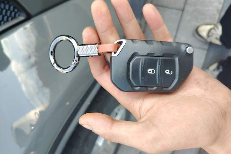 Used Jeep Wrangler 2018 2.0T Sahara Four-Door Edition Vehicle Key