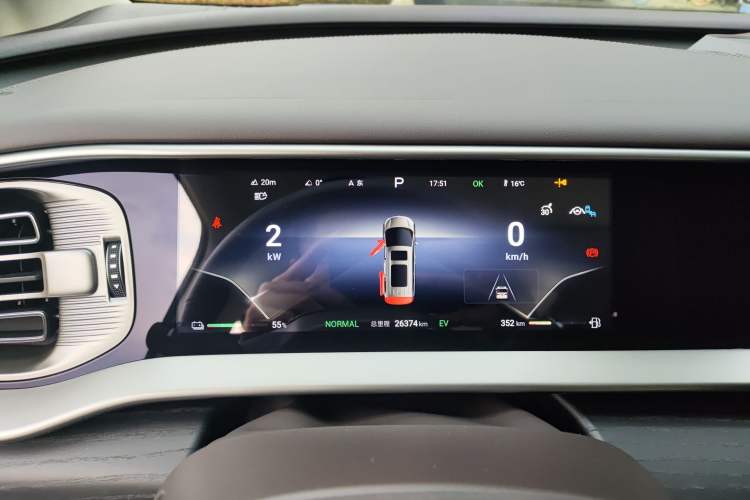 Used Denza D9 2024 DM-i 980 Four-Wheel Drive Flagship Model Instrument Cluster