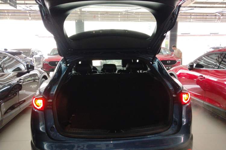 Used Mazda CX-4 2020 2.0L Automatic Two-Wheel Drive Blue Sky Dynamic Edition Trunk