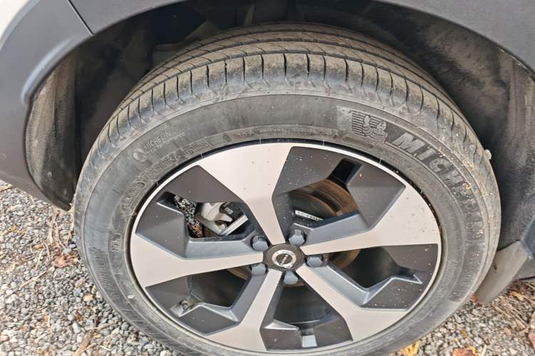 Used Volvo XC40 2024 B4 4x4 Smart Luxury Edition Right Rear Wheel Hub