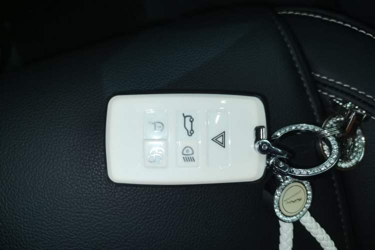 Used Jaguar XEL 2023 2.0T 200 PS R-DYNAMIC Youth Sports Edition Vehicle Key