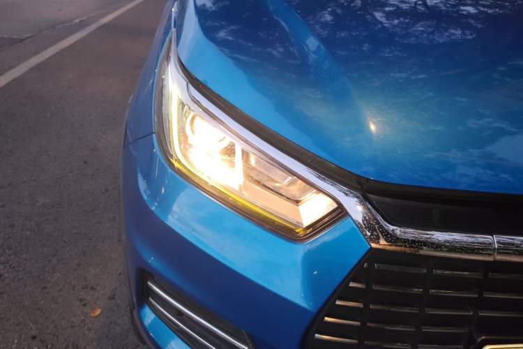 Used BYD Yuan New Energy 2018 EV360 Smart Connected Cool Model Right Front Headlight