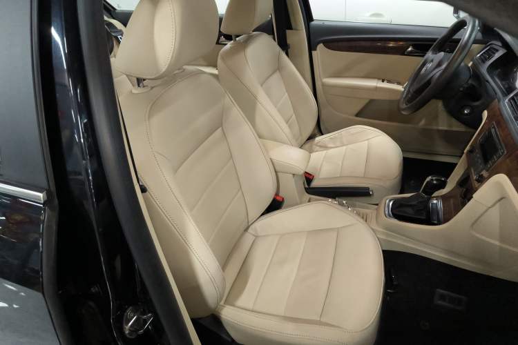 Used Volkswagen Lavida 2013 Restyled Classic 1.6L Automatic Comfort Edition Right Front Seat