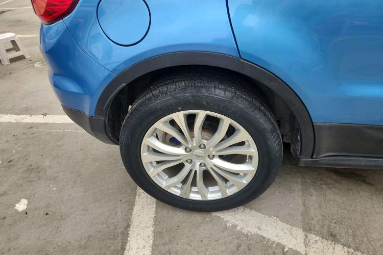 Used Land X7 2015 2.0T Panoramic Prestige Edition Right Rear Wheel Hub