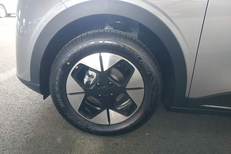 Used Geely Galaxy Geome 2026 Model 310km Dream Edition Left Front Wheel Hub