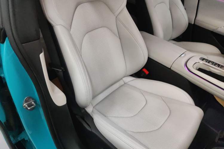 Used Xiaomi Auto SU7 2024 Four-Wheel Drive Ultra-Long Range Advanced Intelligent Driving Max Edition
