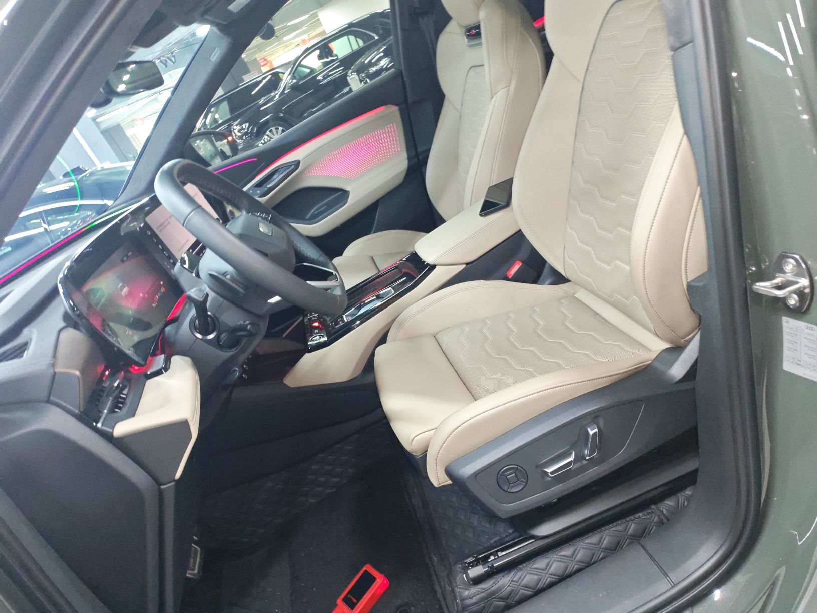 المقاعد الأمامية داخل السيارة