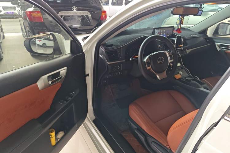 Used Lexus CT 2013 CT200h Elite Edition Driver Seat