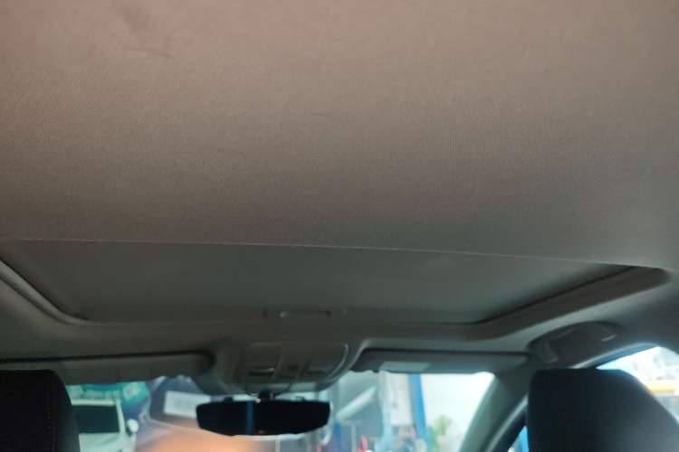 Used Mazda Mazda 3 Axela 2016 Hatchback 1.5L Automatic Luxury Model