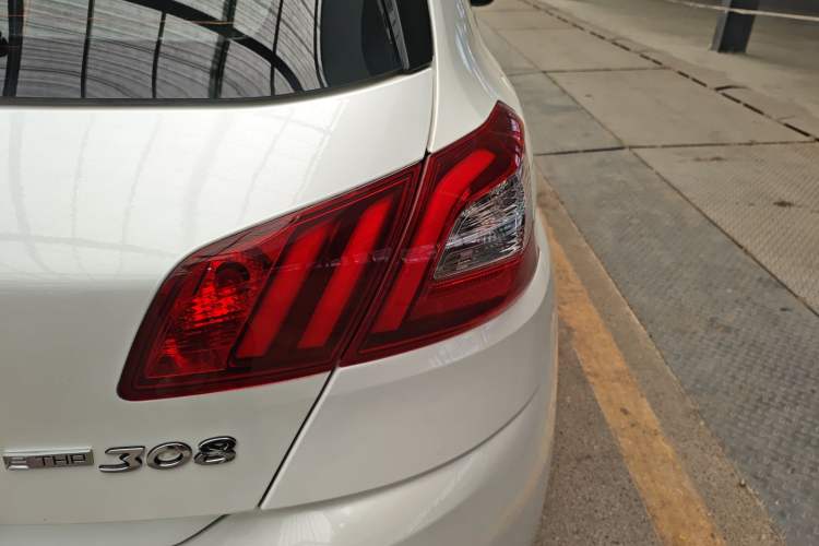Used Peugeot 308S 2015 1.2T Automatic Jingchi Edition Right Rear Taillight