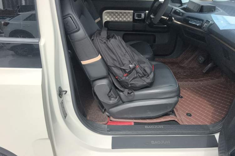 Used Baojun KiWi EV 2022 Artist Lite Edition Ternary Lithium Right Front Seat