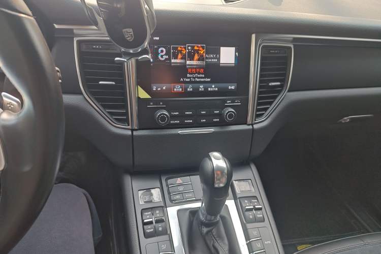 Used Porsche Macan 2017 Macan 2.0T Audio And AC Panel