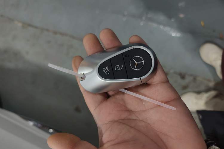Used Mercedes-Benz C-Class 2023 Restyled C 260 L Sport Edition Vehicle Key