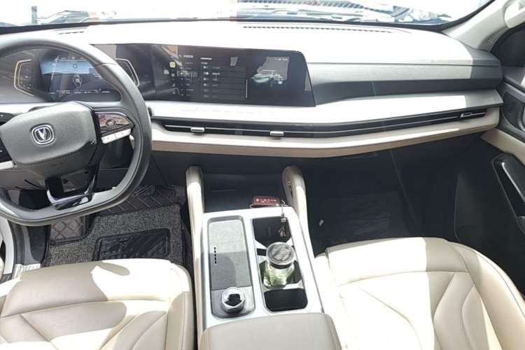 Used CHANGAN Hunter 2024 Knight Edition Flagship Model Dual-Motor All-Wheel Drive Standard Box