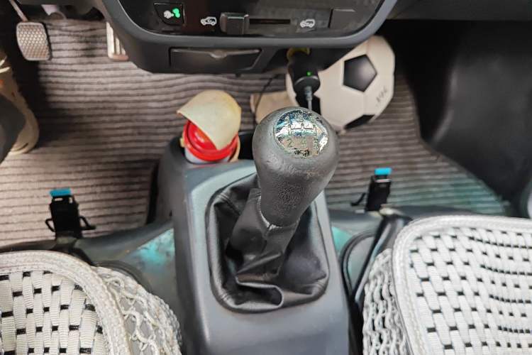 Used Jinbei Hiace X30 2016 1.3L Van Comfort Edition DLCG12
