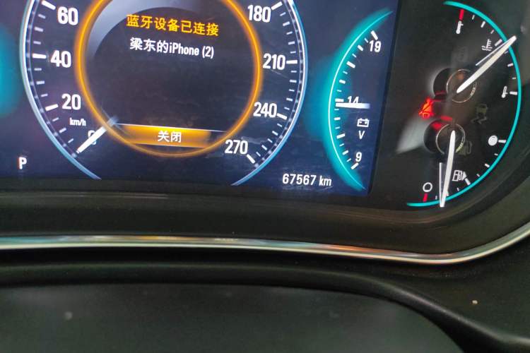 Used Buick Regal 2015 1.6T Elite Tech Model Odometer Close Up