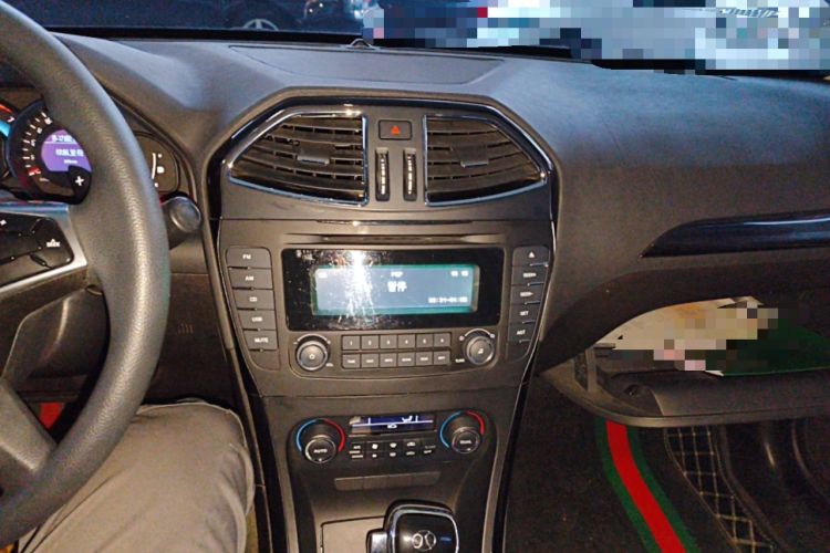 Used BAIC Senova D70 2018 Performance Version 1.8T Comfort Version Audio And AC Panel