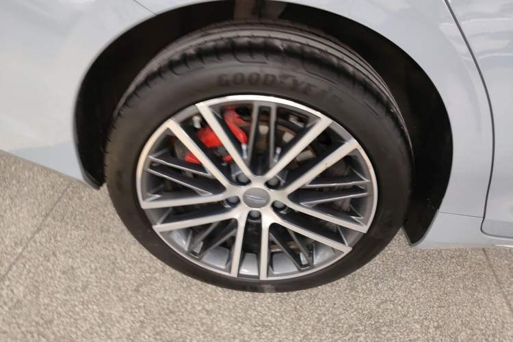 Used Geely Auto Preface 2023 2.0TD Prestige Version Right Rear Wheel Hub