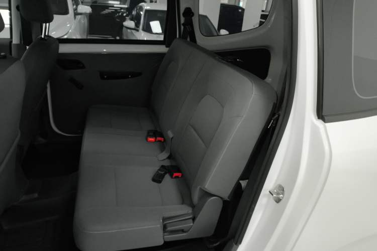 Used Wuling Hongguang New Energy 2024 All-Electric Model 300KM Practical Version