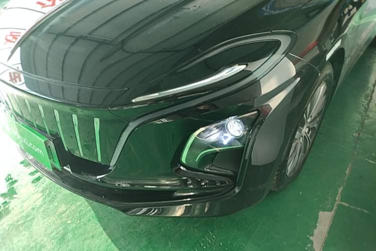 Used Hongqi E-QM5 2022 431 km Charge & Enjoy Edition
