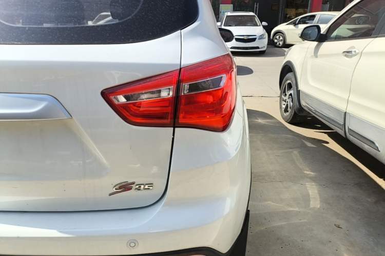 Used CHANGAN CS35 2017 1.6L Manual Luxury Model
