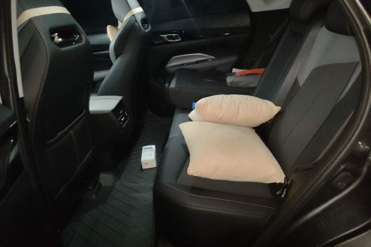 Used Oshan Z6 2022 Blue Whale 1.5T DCT Luxury Model
