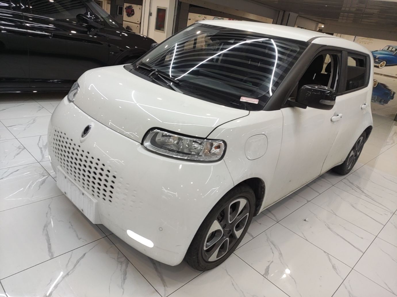 Unter der Vorderseite des Autos