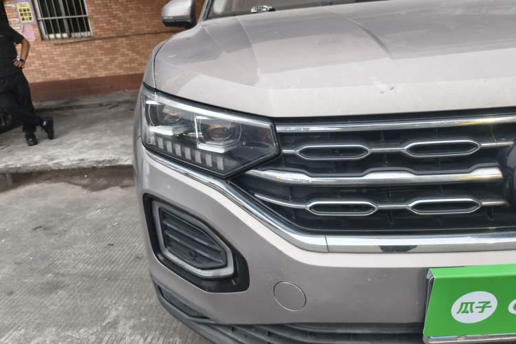 Used Volkswagen Tayron 2020 330TSI Two-Wheel Drive Luxury Smart Connectivity Version Right Front Headlight