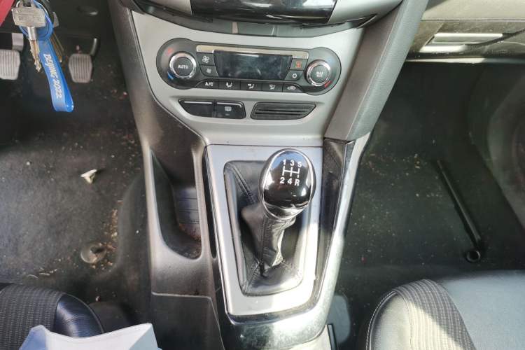 Used Ford Focus 2012 Sedan 1.6L Manual Fashion Edition
