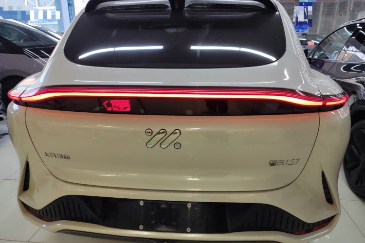 Used IM LS7 2023 100kWh Pro All-Wheel-Drive Version
