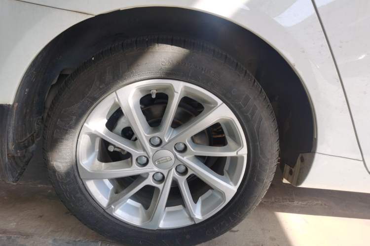 Used Geely Auto Emgrand 2021 UP 1.5L CVT Luxury Model Right Rear Wheel Hub
