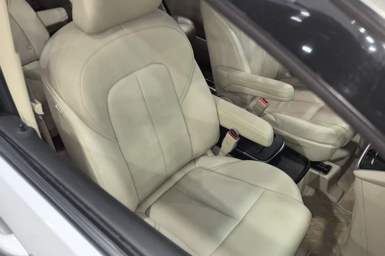 Used Buick GL8 2023 ES Lu Zun Deluxe Model Right Front Seat