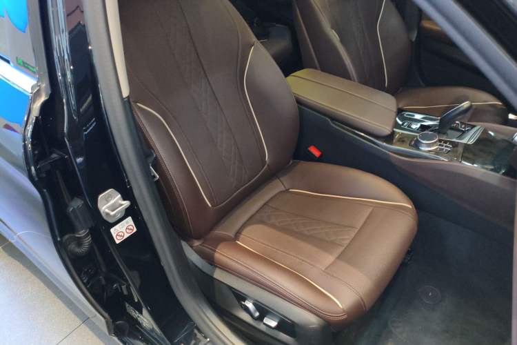 Used BMW 5 Series 2021 525Li Luxury Package