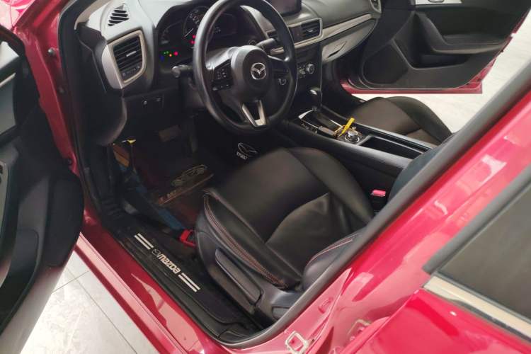 Used Mazda Mazda 3 Axela 2019 Cloud-Controlled Sedan 1.5L Automatic Luxury Model China VI Standard
