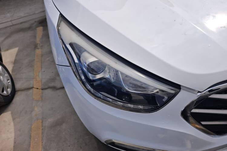 Used Hyundai ix35 2015 2.0L Automatic 2WD Smart Version China V Standard Right Front Headlight