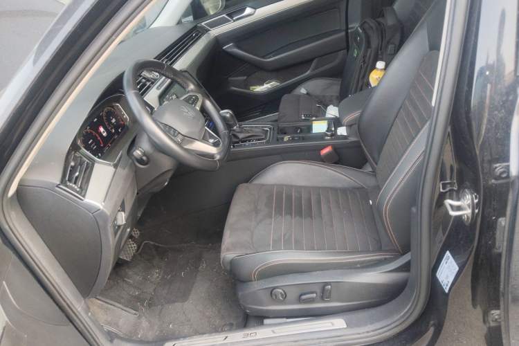 Used Volkswagen Magotan 2021 330TSI DSG 30th Anniversary Edition Left Front Seat