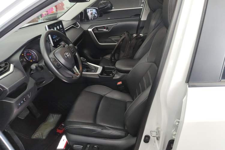 Used Toyota Wildlander 2020 Dual-Engine 2.5L E-CVT Two-Wheel Drive Luxury Edition
