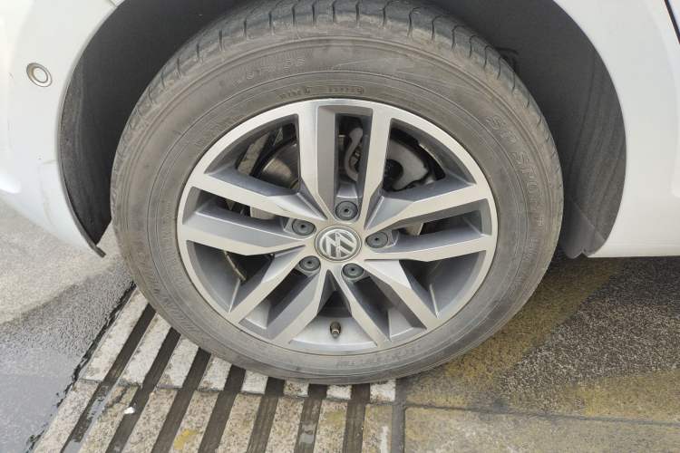 Used Volkswagen Golf 2017 230TSI Automatic Luxury Million-Vehicle Commemorative Edition