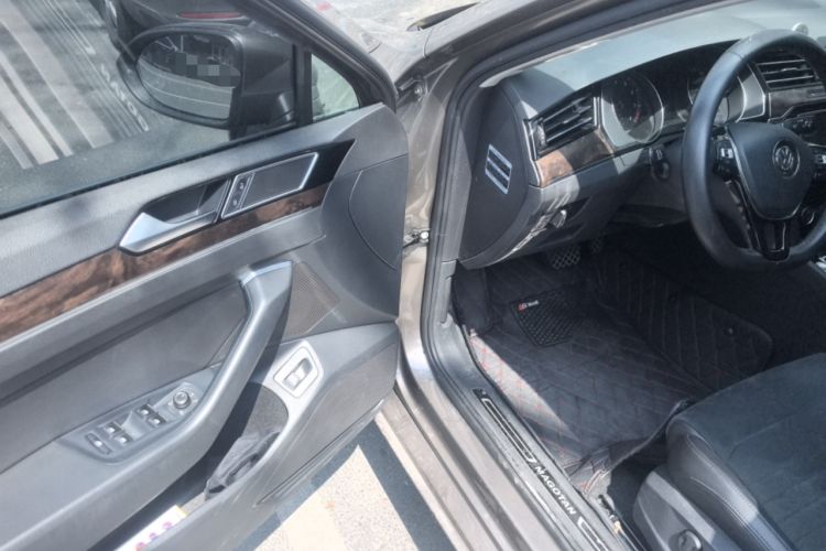 Used Volkswagen Magotan 2017 380TSI DSG Luxury Model